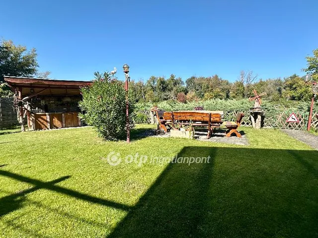 Eladó üdülő és hétvégi ház Esztergom, Búbánatvölgy 220 nm