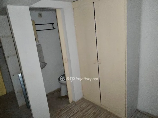 Eladó kereskedelmi és ipari ingatlan Budapest VI. kerület 21 nm