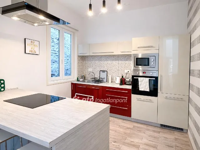 Kiadó lakás Budapest VI. kerület 100 nm