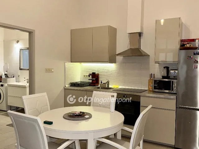 Eladó lakás Budapest VI. kerület 53 nm