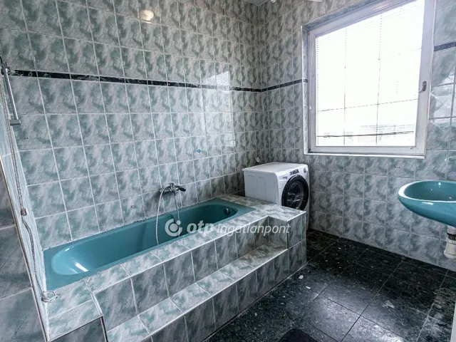 Eladó ház Budapest XV. kerület, Rákospalota 400 nm