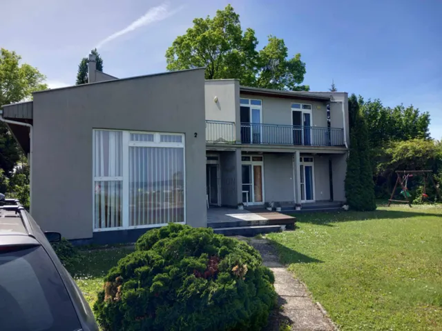 Eladó üdülő és hétvégi ház Balatonszárszó 178 nm