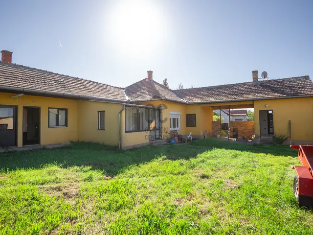 Eladó ház Siófok, Töreki 97 nm