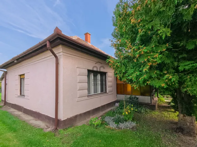 Eladó üdülő és hétvégi ház Balatonkeresztúr 63 nm