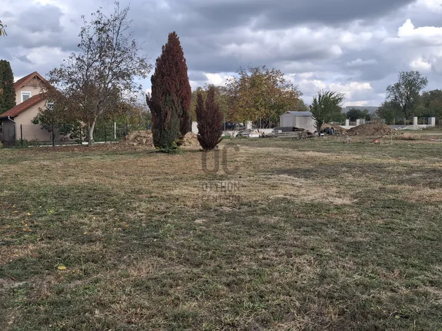 Eladó telek Balatonszárszó 940 nm