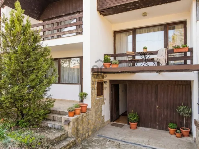 Eladó ház Siófok, Belváros 218 nm