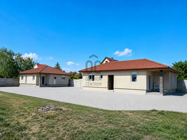 Kiadó ház Siófok, Belváros 300 nm