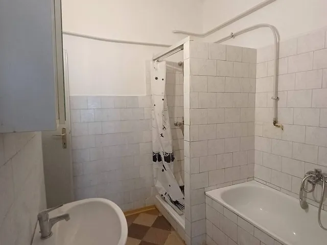 Eladó lakás Salgótarján, Vásártér, Alagút utca 54 nm