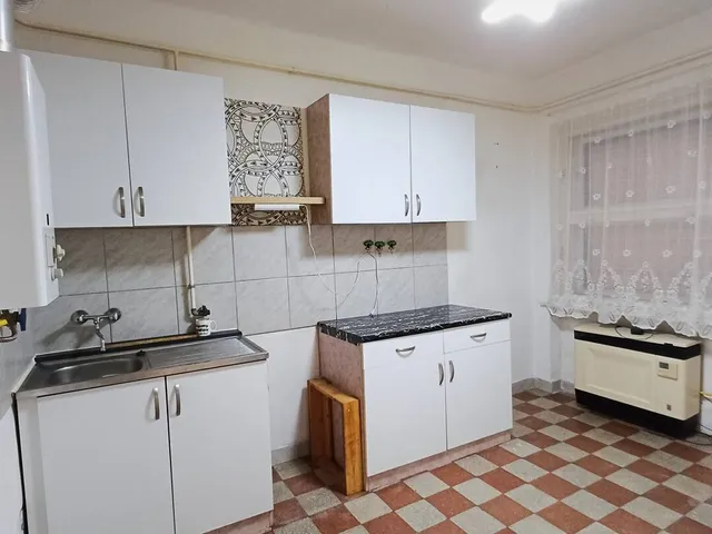 Eladó lakás Salgótarján, Vásártér 34 nm