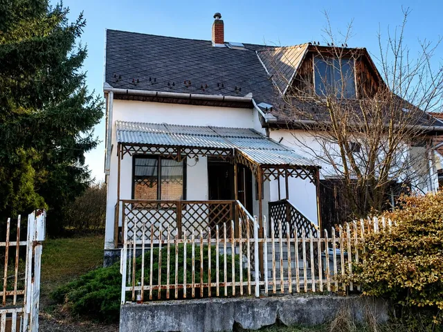 Eladó ház Bátonyterenye, Aradi út 117 nm