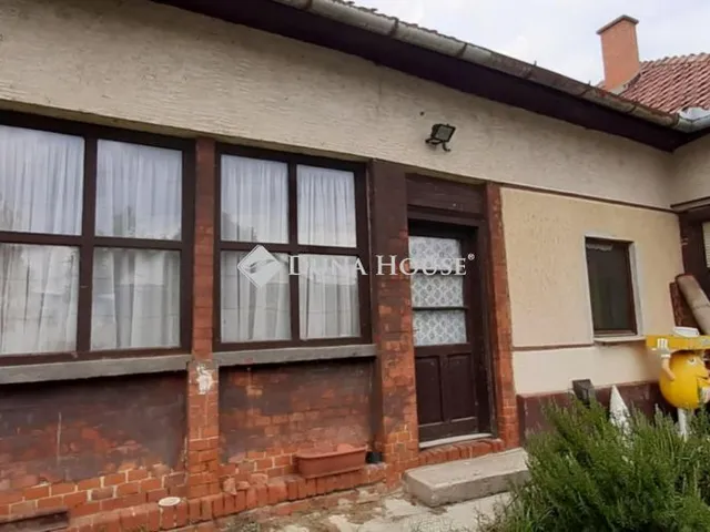 Eladó ház Öcsöd 130 nm