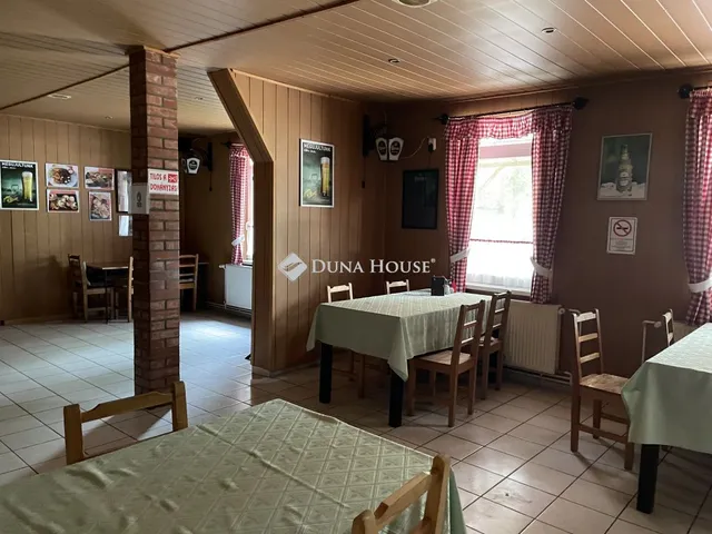 Eladó kereskedelmi és ipari ingatlan Szentes 500 nm