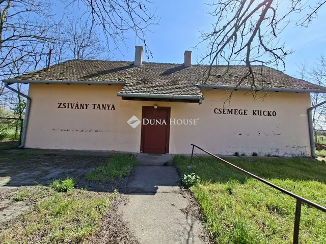 Eladó mezőgazdasági ingatlan Cserkeszőlő, Külterület 112 nm