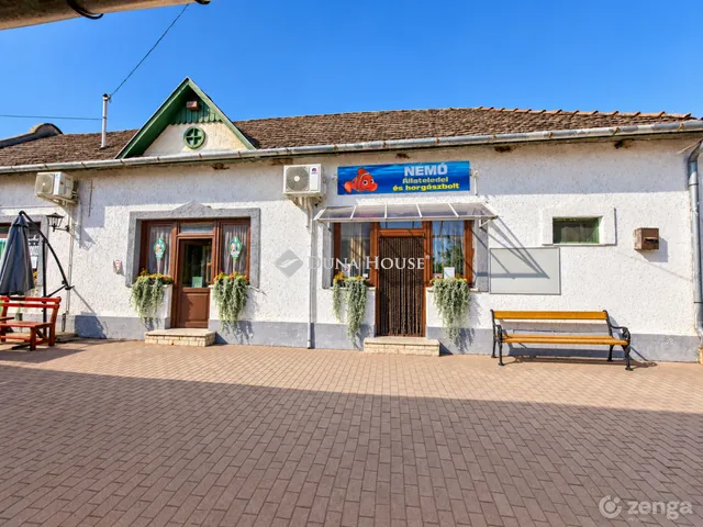 Eladó kereskedelmi és ipari ingatlan Szegvár 74 nm