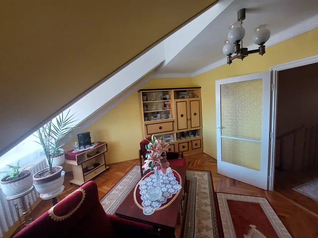 Eladó lakás Kiskunfélegyháza, Móraváros 140 nm