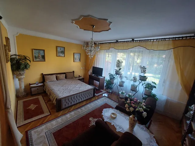 Eladó lakás Kiskunfélegyháza, Móraváros 140 nm