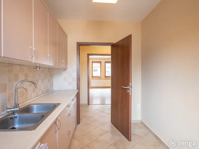 Eladó lakás Kecskemét, Bethlenváros 80 nm