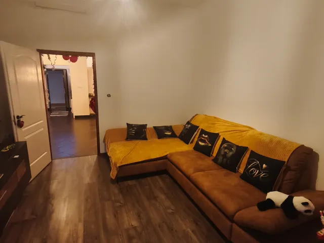 Eladó kereskedelmi és ipari ingatlan Érd, Parkváros, Szovátai út 130 nm