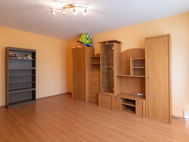 Eladó lakás Kiskunfélegyháza, Petőfi-lakótelep 50 nm