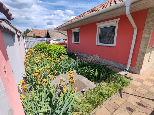 Eladó ház Békéscsaba, Kenderföldek 127 nm