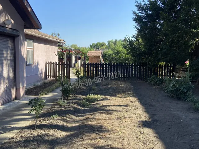Eladó ház Bélmegyer, Táncsics utca 120 nm