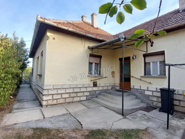 Eladó ház Sarkad, Vásártér utca 100 nm