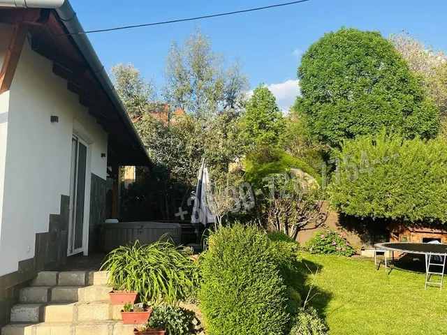 Eladó ház Csömör 206 nm