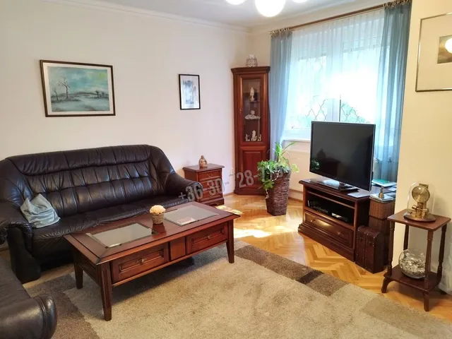 Eladó ház Budapest XVI. kerület, Vízesés utca  217 nm