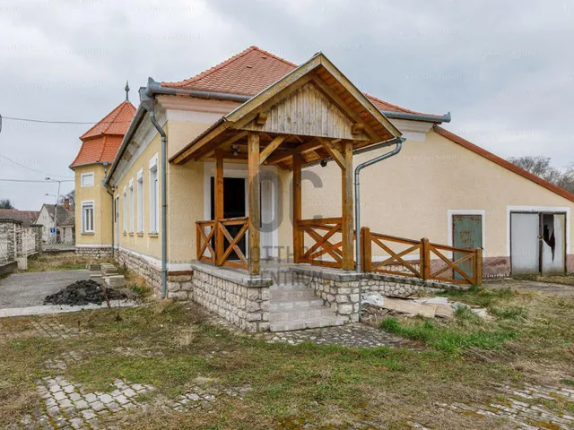 Eladó ház Zalaszentgrót 190 nm