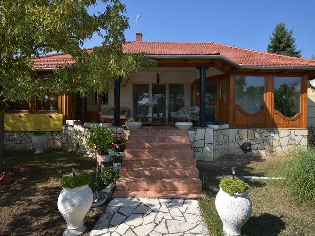 Eladó ház Gyenesdiás 221 nm