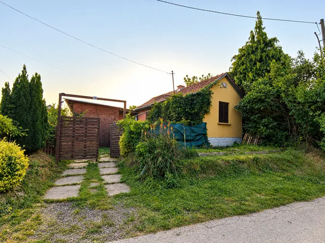 Eladó nyaraló Zalaegerszeg, Öreghegy 49 nm