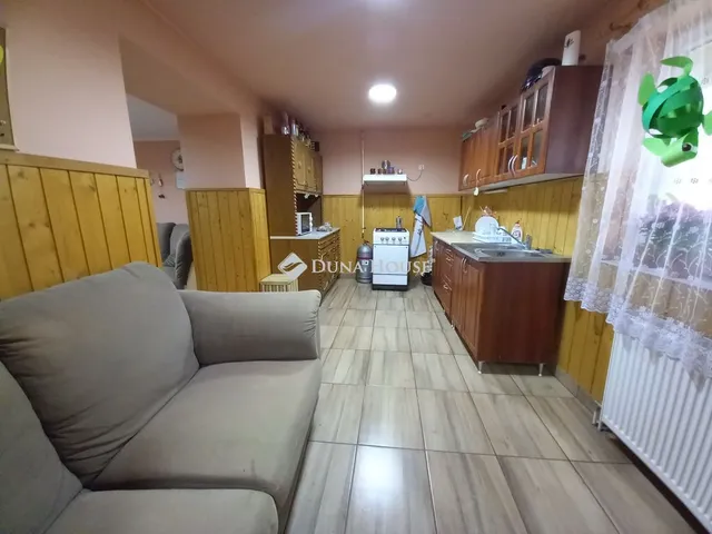 Eladó ház Tiszaalpár 120 nm