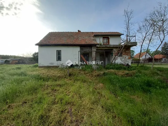 Eladó ház Tiszakécske 73 nm