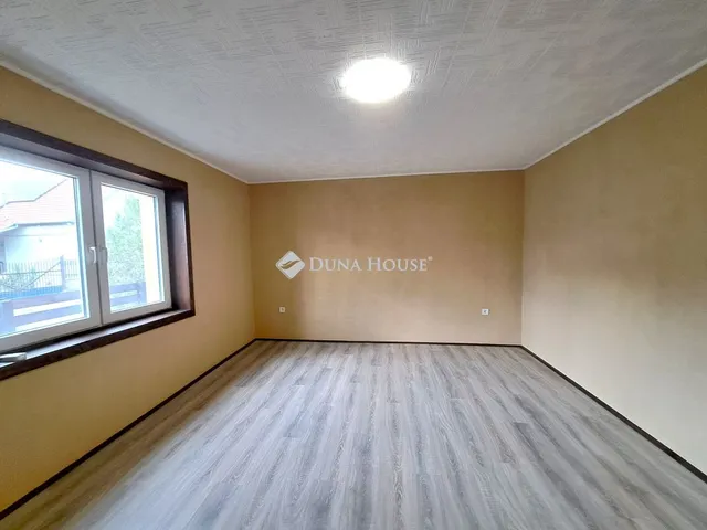 Eladó ház Tiszajenő 48 nm