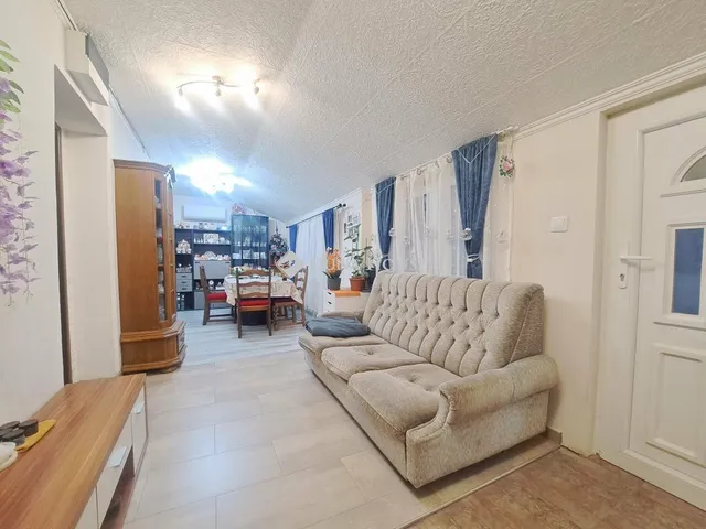 Eladó ház Tiszakécske 69 nm