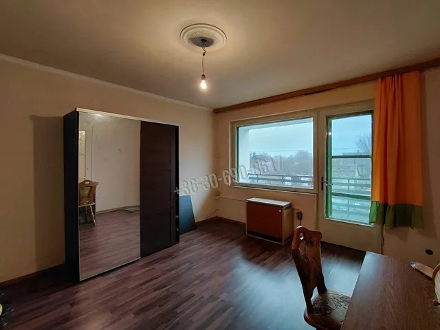 Eladó lakás Kunpeszér 61 nm