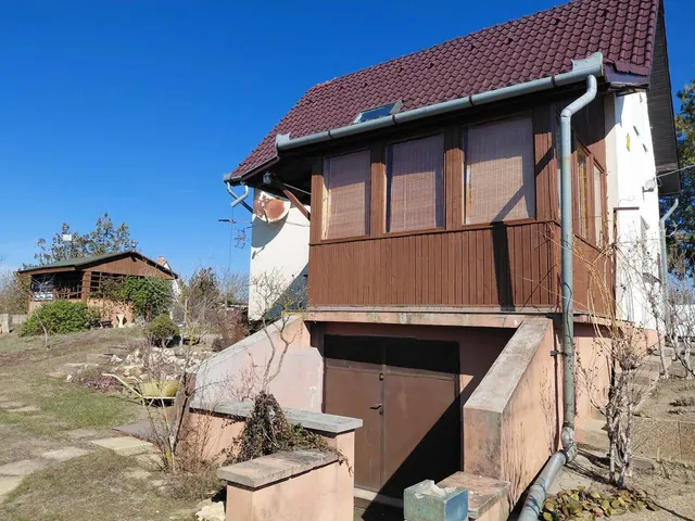 Eladó ház Kunpeszér 80 nm