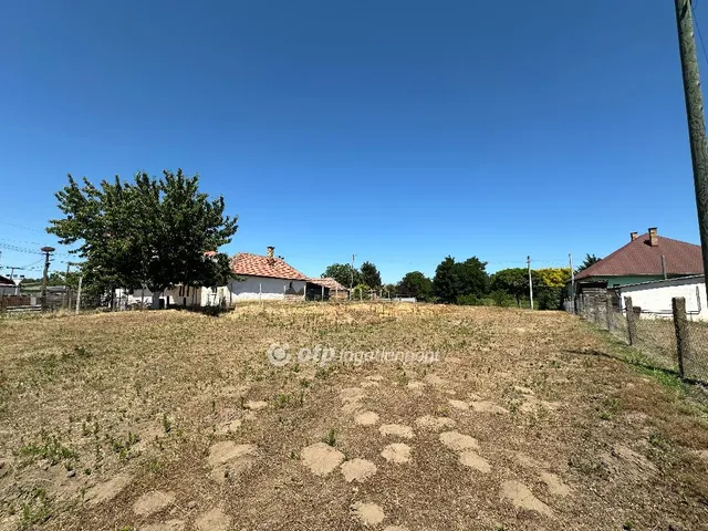 Eladó telek Ibrány 880 nm
