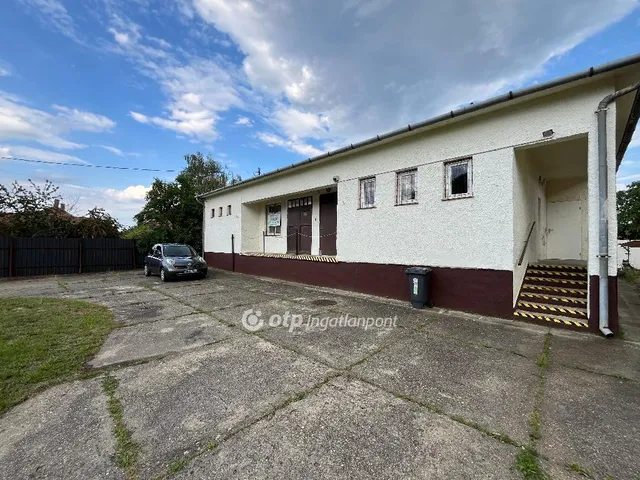 Eladó ház Polgár 204 nm