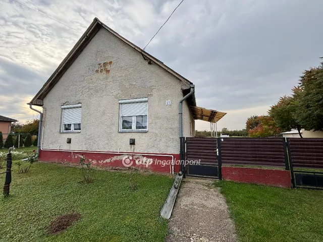 Eladó ház Döge 65 nm