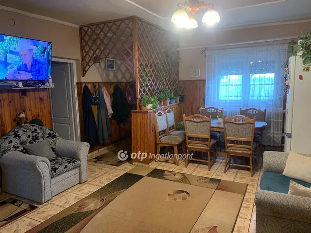 Eladó ház Újfehértó, Mályváskert 70 nm