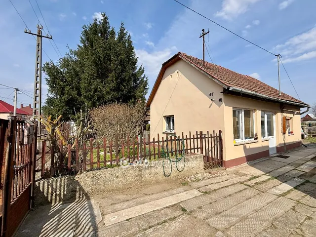 Eladó ház Sényő 48 nm