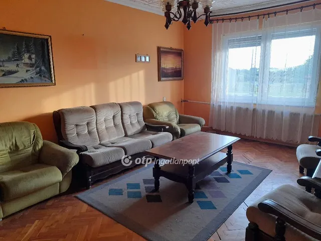 Eladó ház Ajak 164 nm
