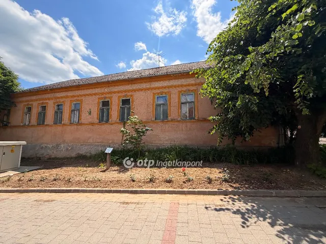 Eladó kereskedelmi és ipari ingatlan Tokaj 633 nm