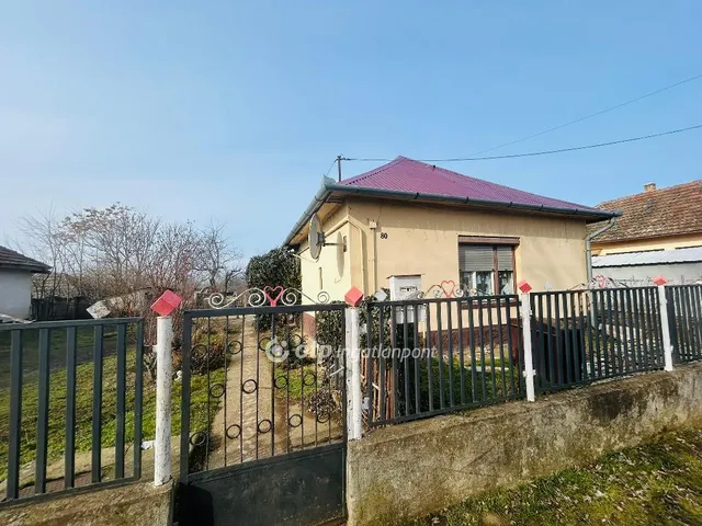 Eladó ház Buj 52 nm