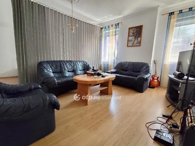 Eladó lakás Újfehértó 190 nm
