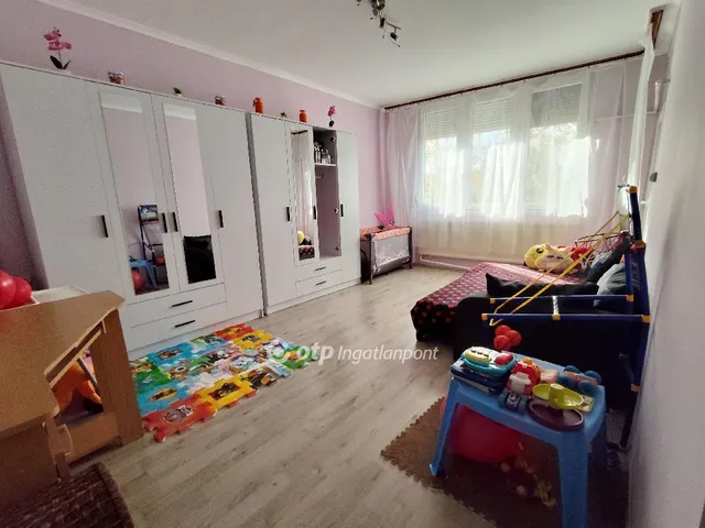 Eladó lakás Téglás 57 nm