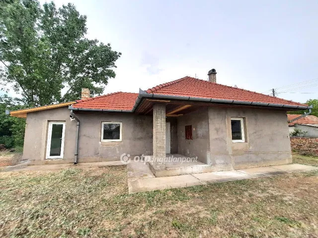 Eladó ház Csemő 64 nm