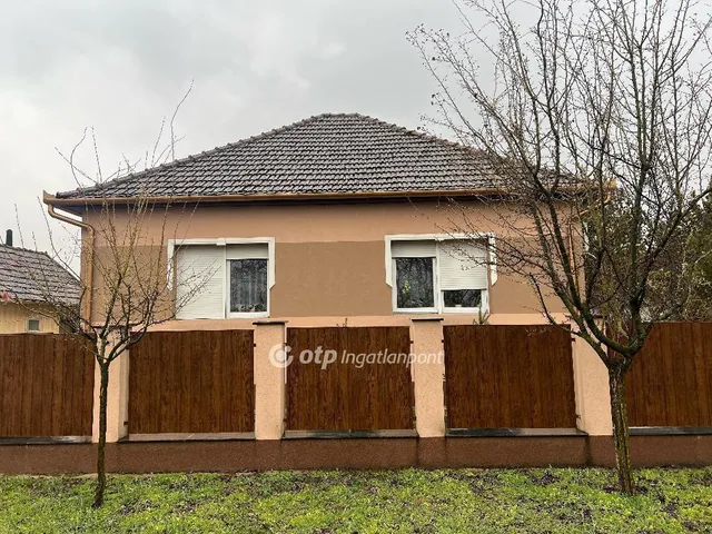 Eladó ház Újszilvás 110 nm