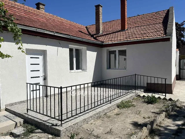 Eladó ház Cegléd 100 nm